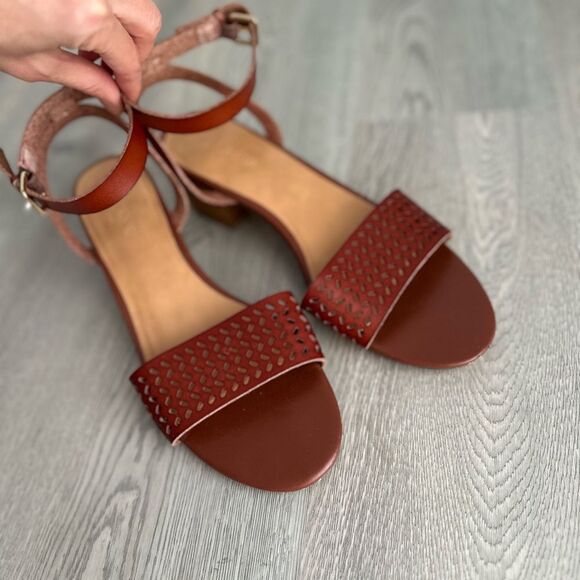 J. Crew Leather Perforated Sandals 9.5 - Picture 7 of 9